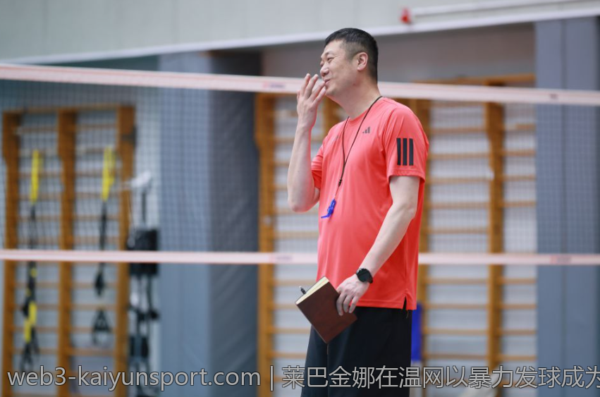 莱巴金娜在温网以暴力发球成为焦点赛事选手
